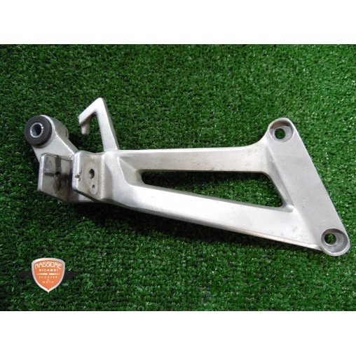 Soporte para el pie trasero derecho Honda CBR 125 R 2004 2006