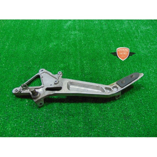 Soutien arrière droit du repose pieds Honda Hornet 600 2000 2002