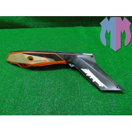 Hull structure pannel fairing body left KTM Duke 125 NO ABS 2010 2012